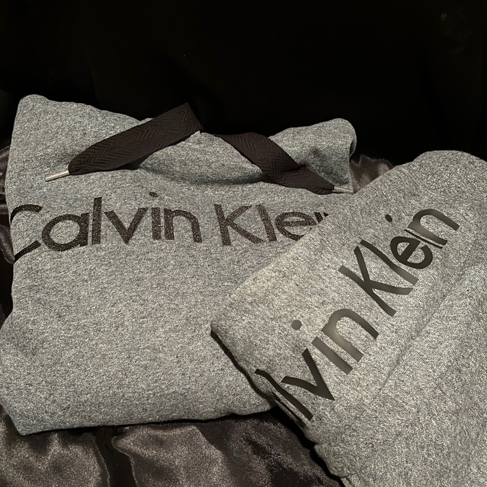 Calvin Klein 2pc set. Size Sm. $20